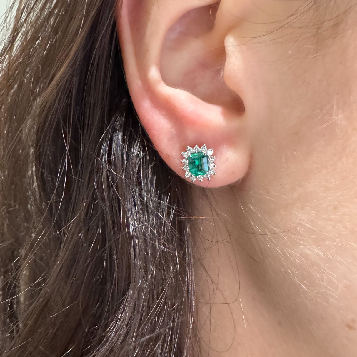 Boucles d'oreilles ovales émeraude