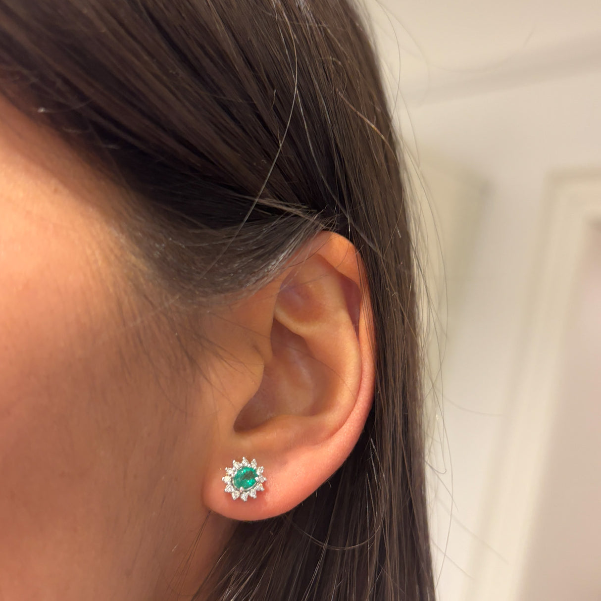 Orecchini Oro Bianco con Smeraldo e Diamanti