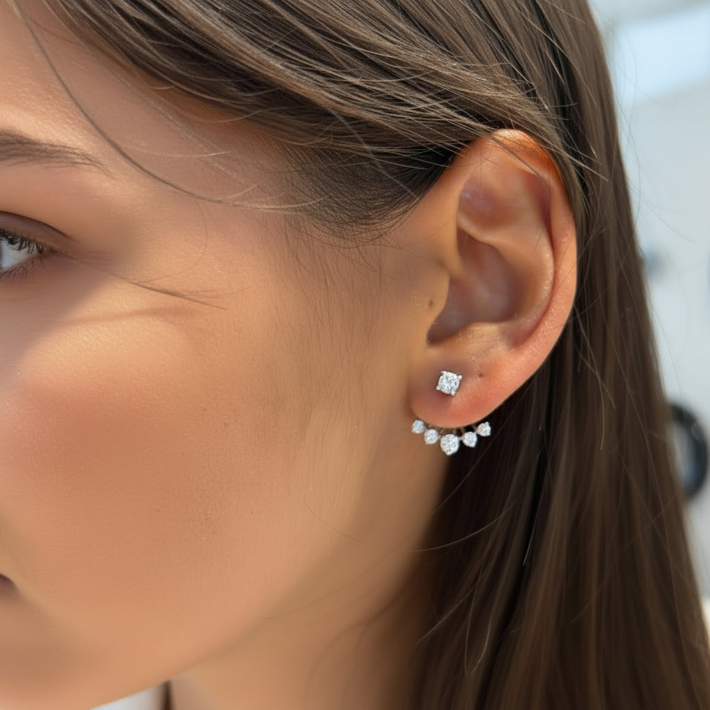 Retro orecchini di diamanti in oro bianco