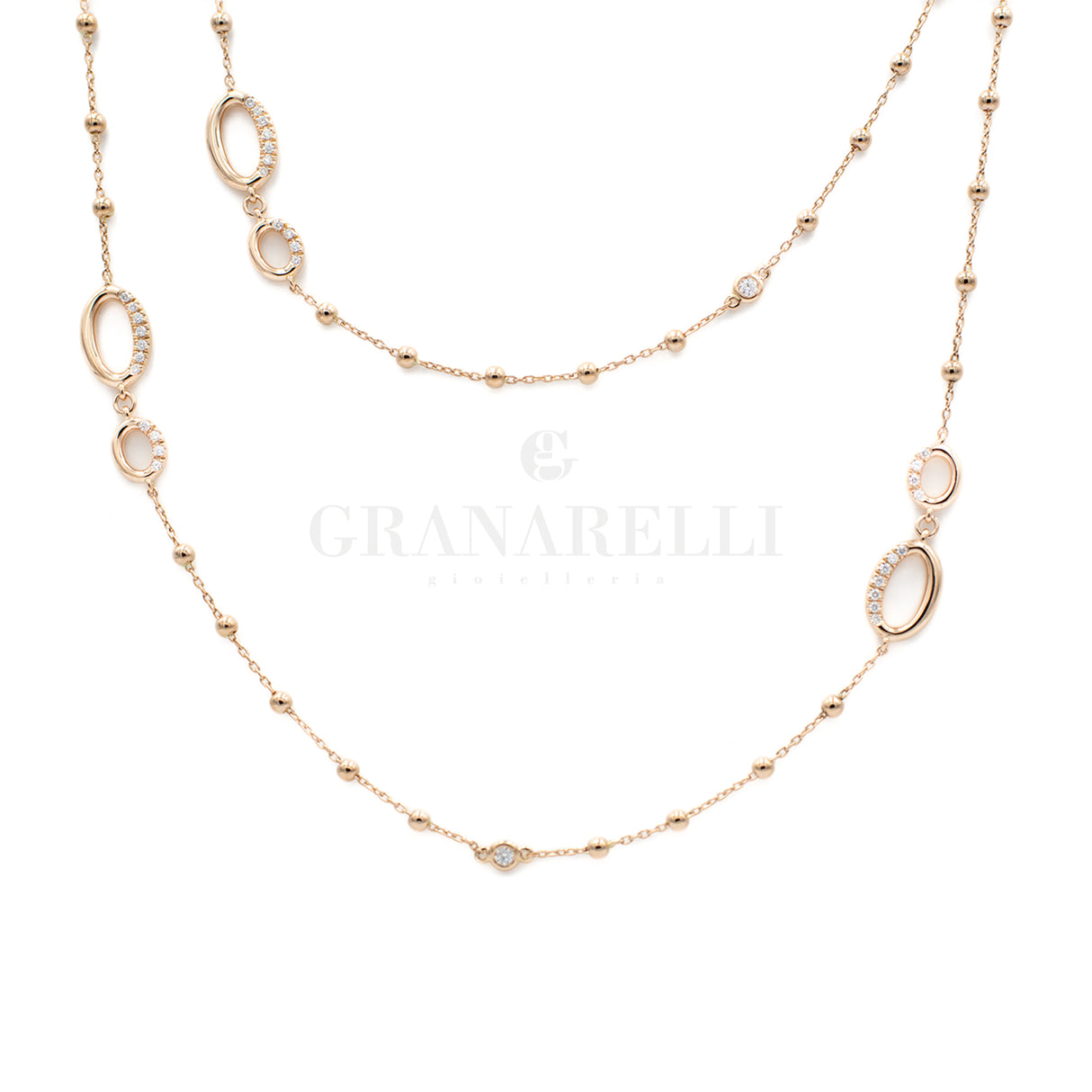 Weißgold-Crew-Nacken- und Pavè-Herz