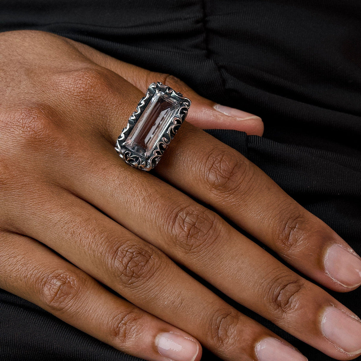 Anello brunito con Cristallo di rocca