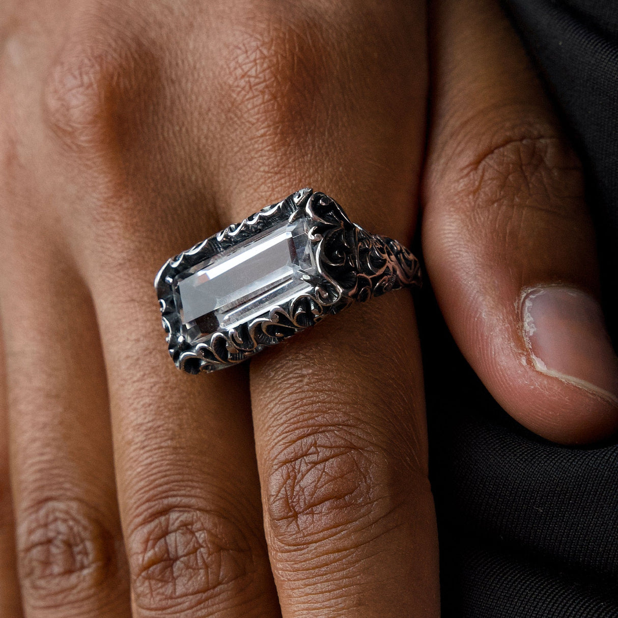 Anello brunito con Cristallo di rocca