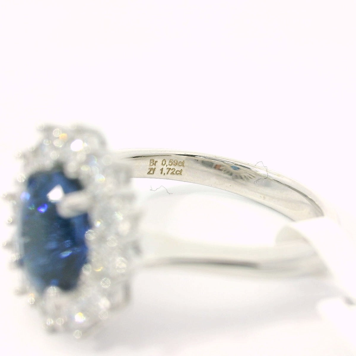 Anello in Oro Bianco con Zaffiro 1.72kt e Diamanti