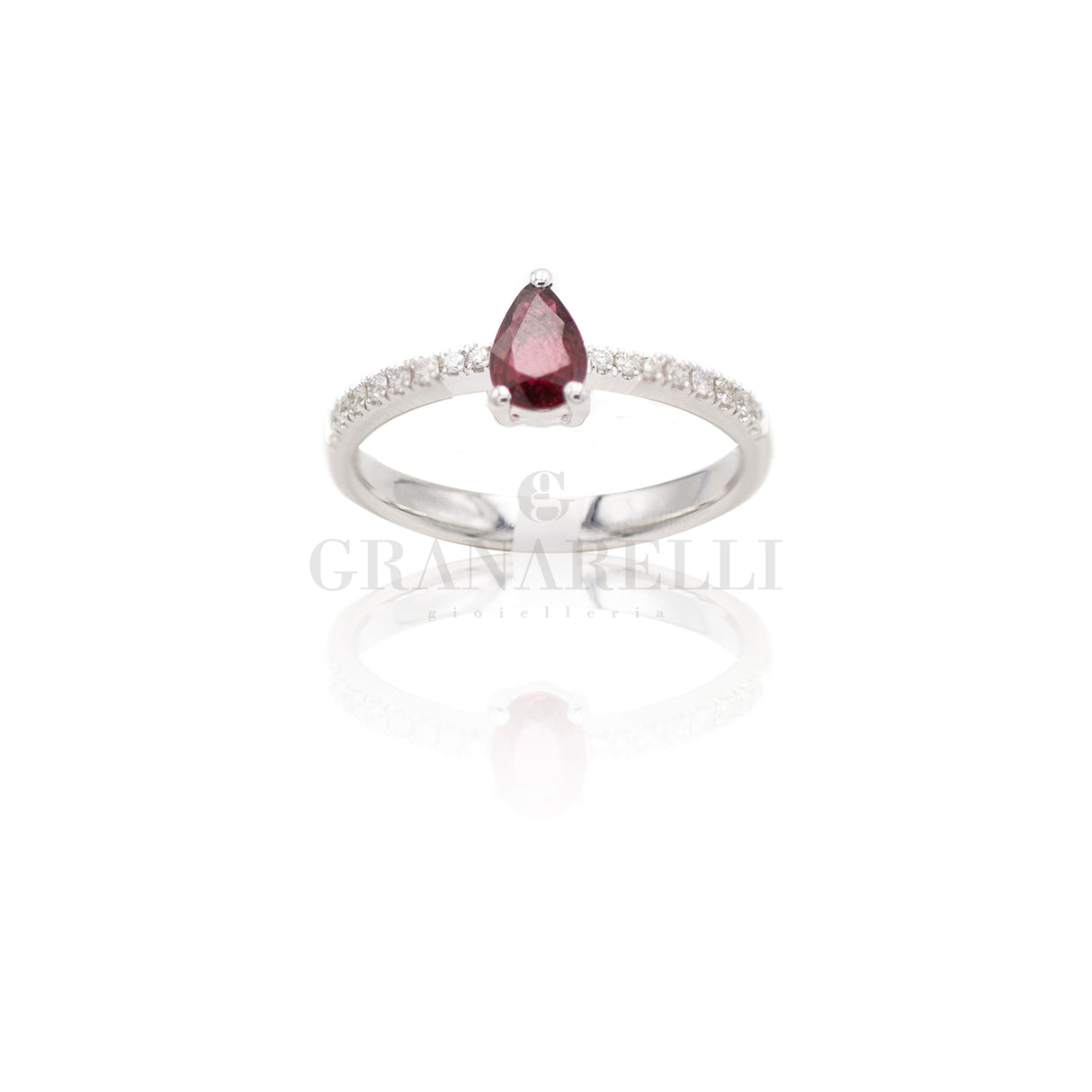 Anello con Rubino 0,49ct taglio Goccia e Diamanti