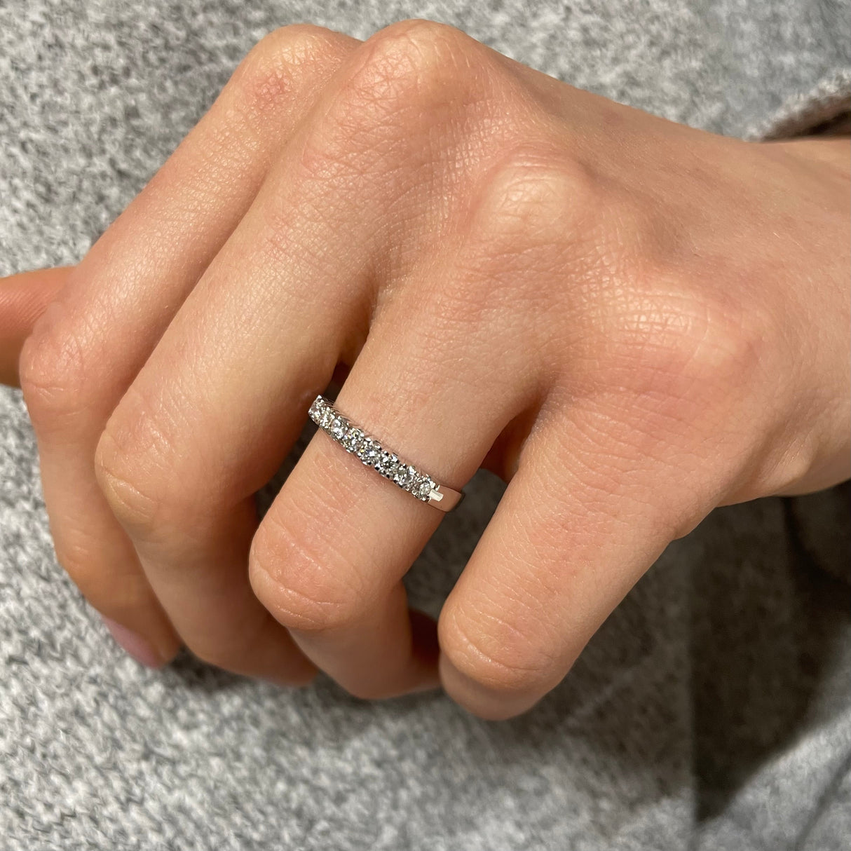 Anello Fedina con 9 Diamanti 0.32kt in Oro Bianco-Anelli-GRANARELLI-Gioielleria Granarelli