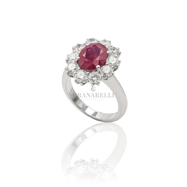 Anello con Rubino 3.23kt taglio Ovale e Diamanti-Anelli-CRIVELLI-15-Gioielleria Granarelli
