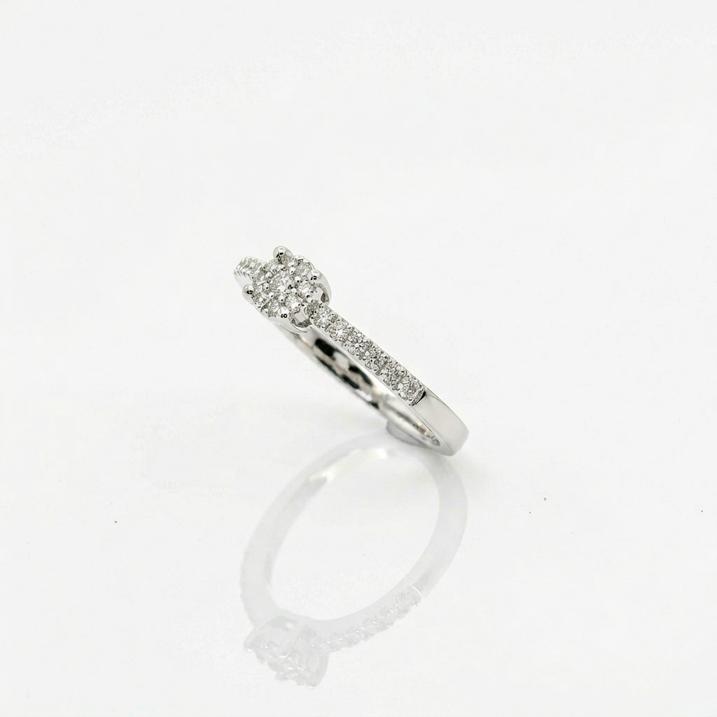 Anello illusione in oro bianco e Diamanti | Pietra Centrale 0,05ct