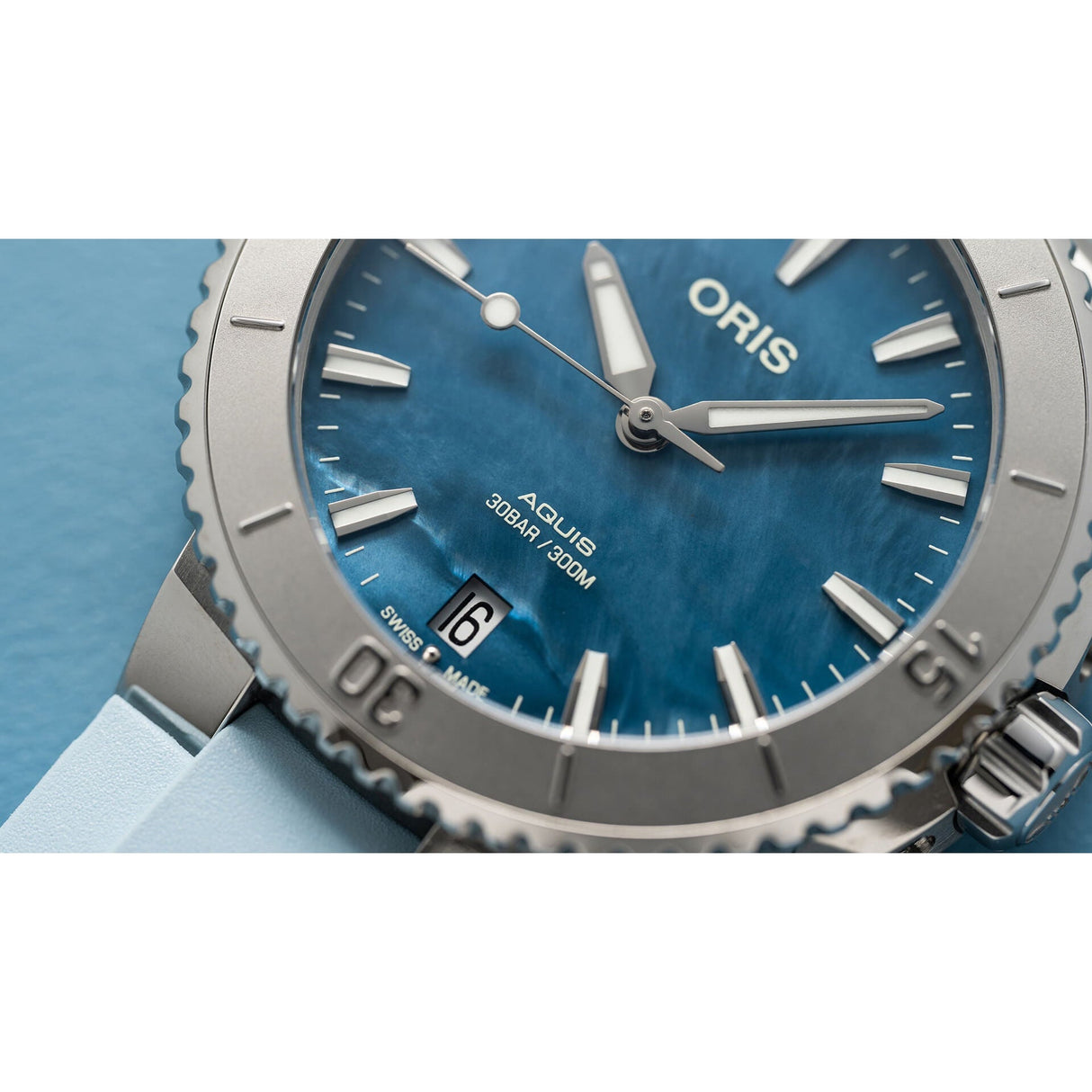Aquis Date Blu Egeo Gomma-Orologi-ORIS-Gioielleria Granarelli