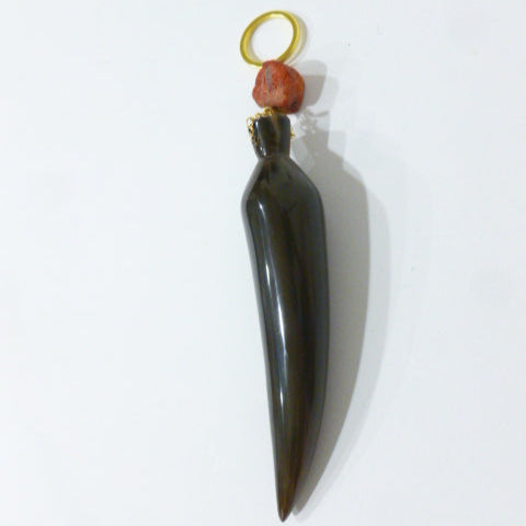 Black rope necklace with rose windows in herbrade and stones