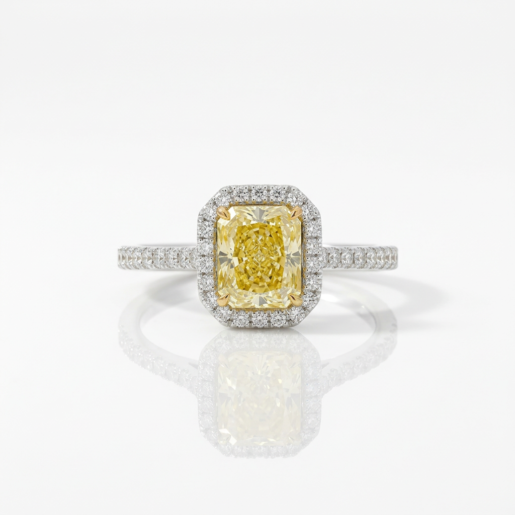 Anello Halo con Diamante Fancy GIA