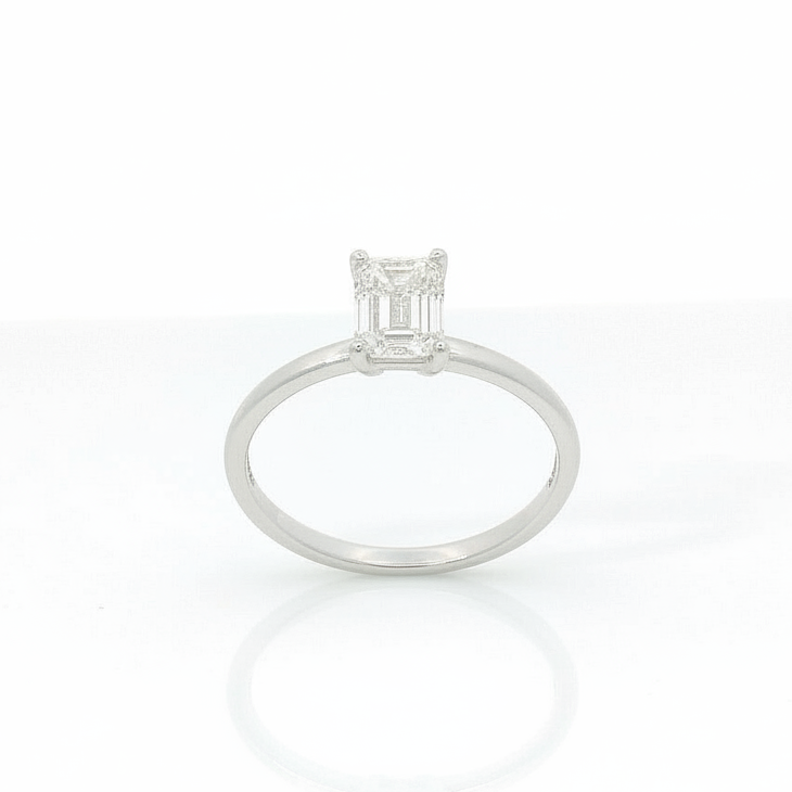 Anello Solitario Taglio Smeraldo 0.85ct, Oro Bianco GIA