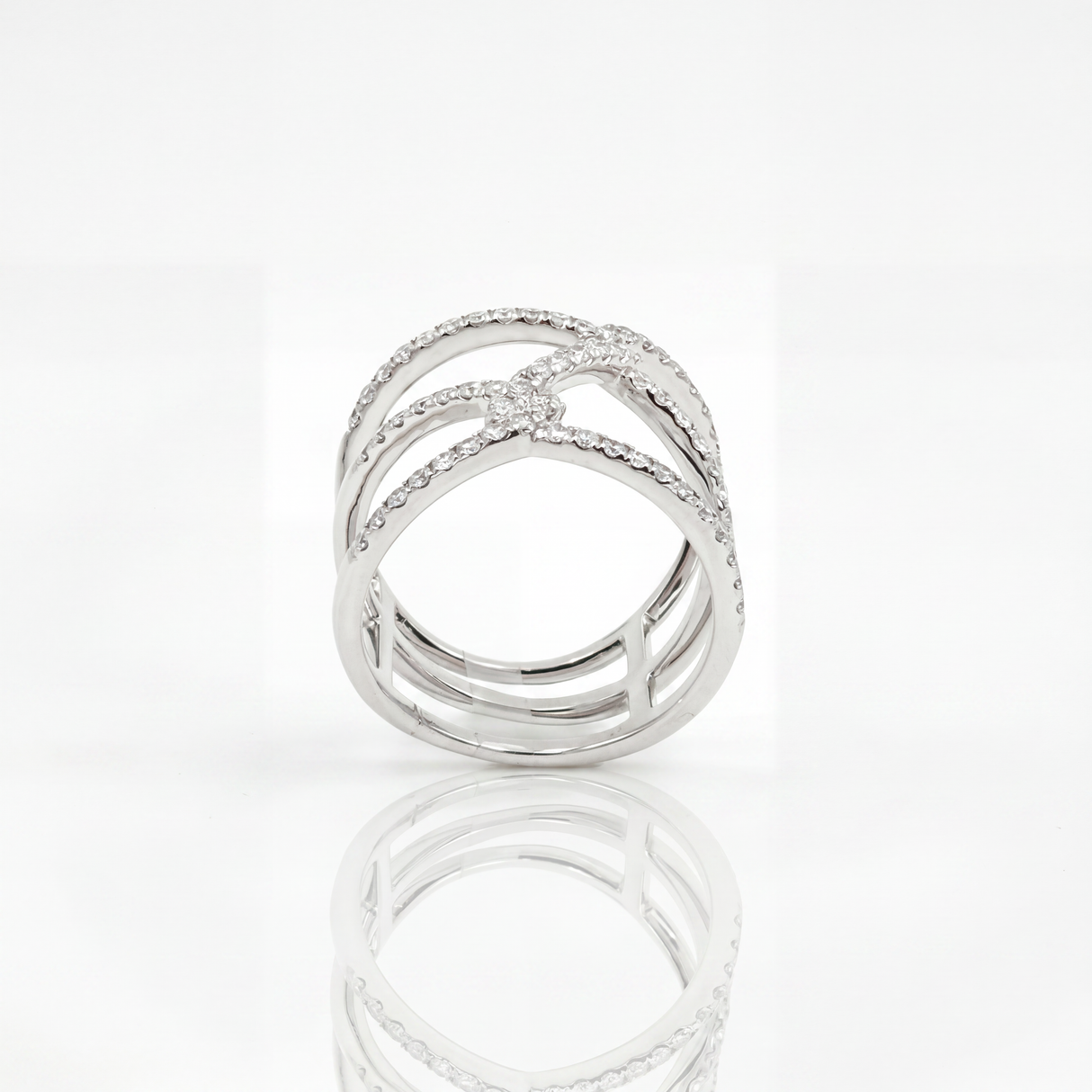 Anello nodo con diamanti Oro Bianco