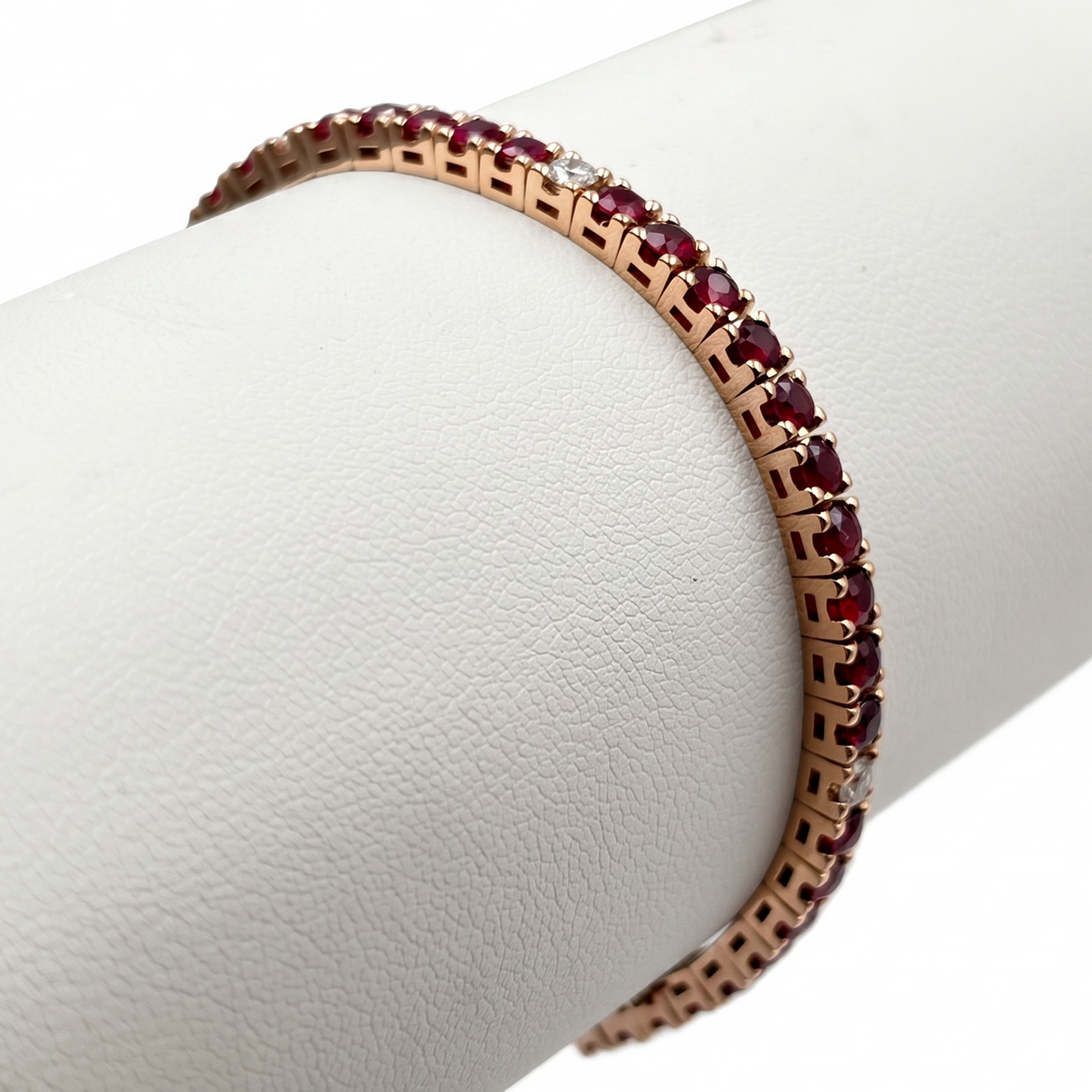 Bracciale Tennis Oro Rosa 18kt - Rubini 5.40ct e Diamanti 0.58ct