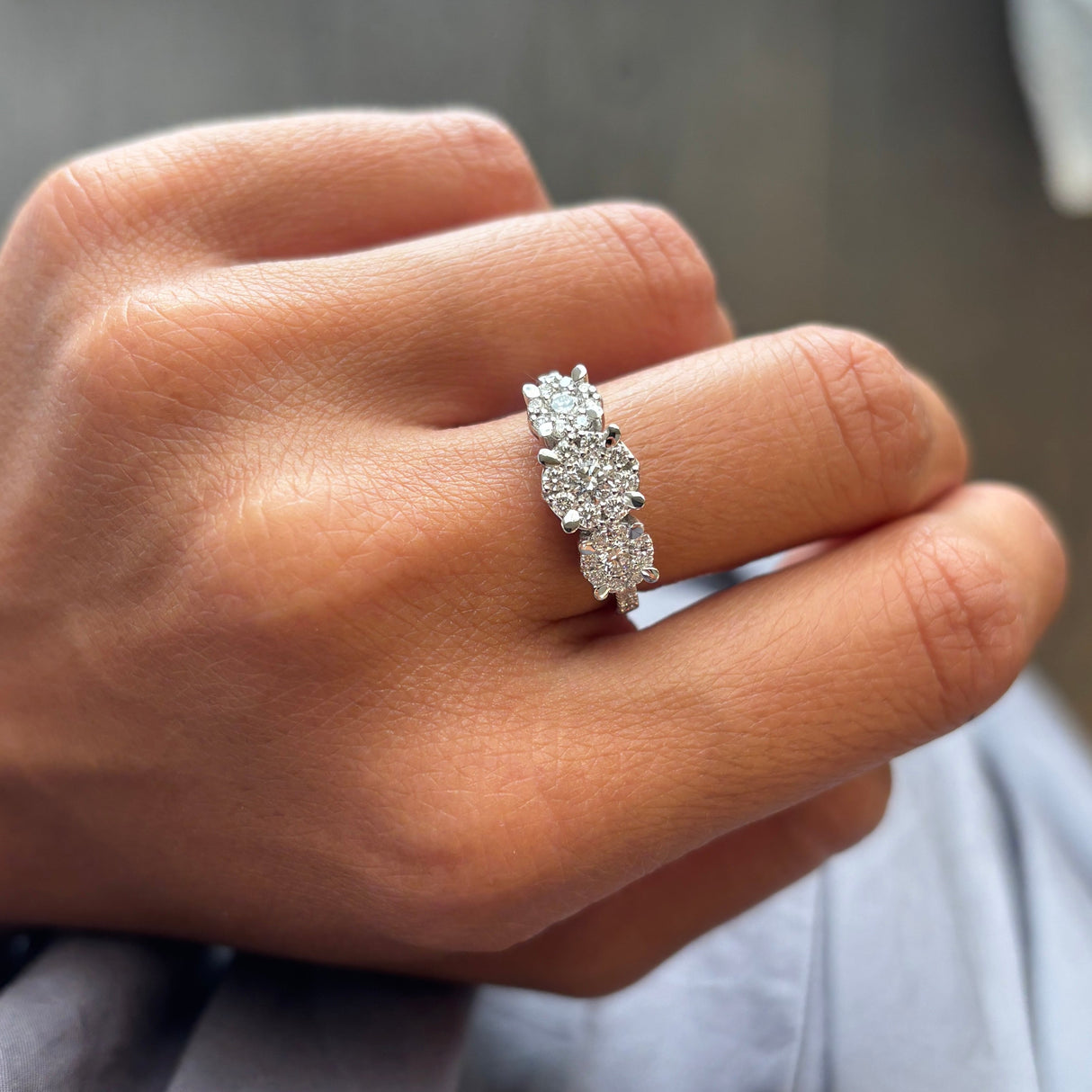 Anello Trilogy Illusione in Oro Bianco e Diamanti ct 0.85