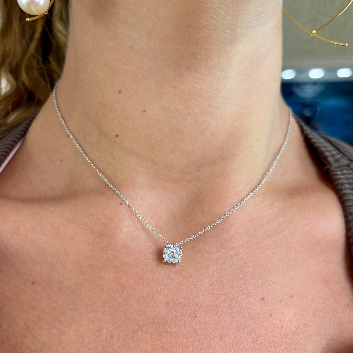 Diamond flower crew 0.49kt in white gold