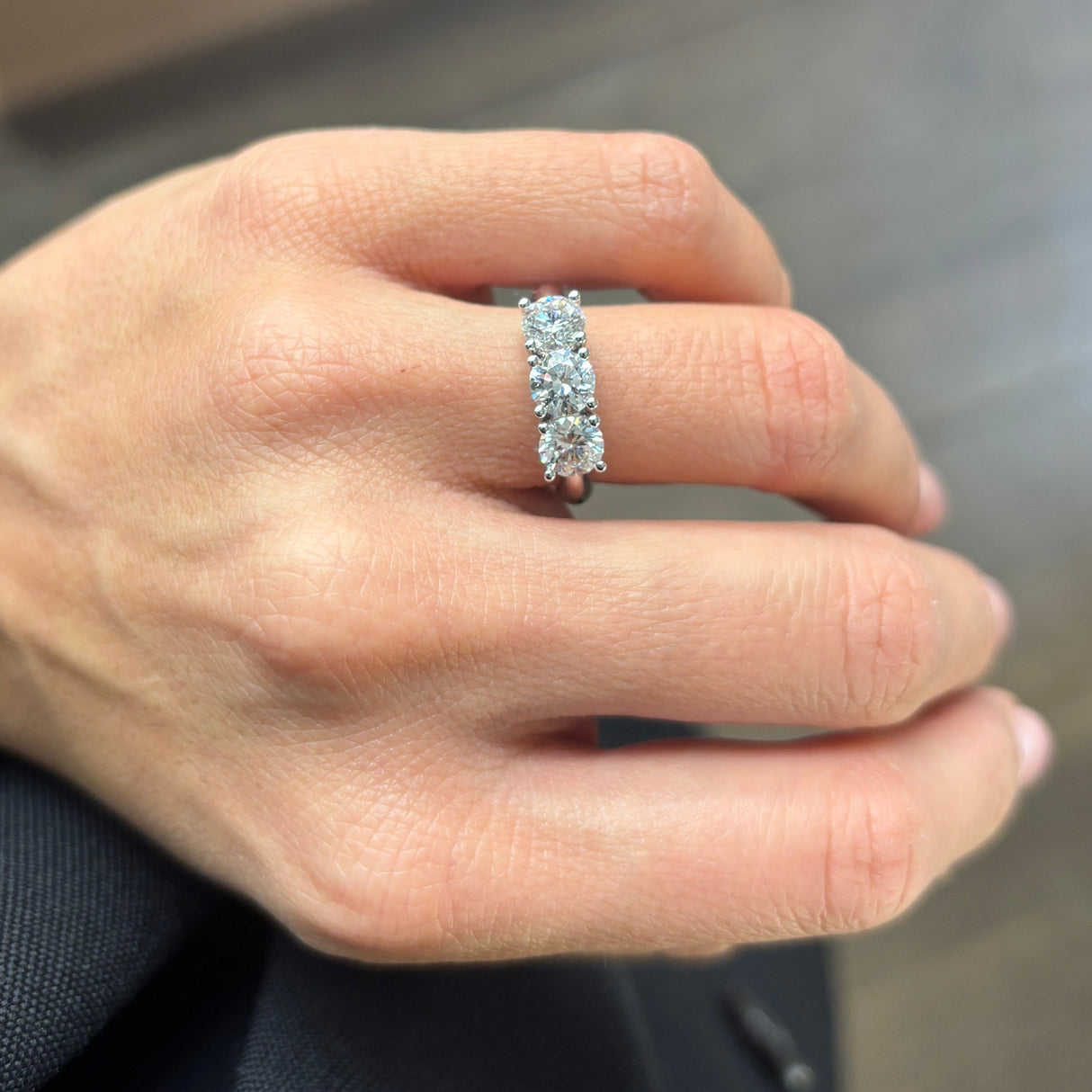 Anello Trilogy 1,50kt, certificato GIA, Oro bianco