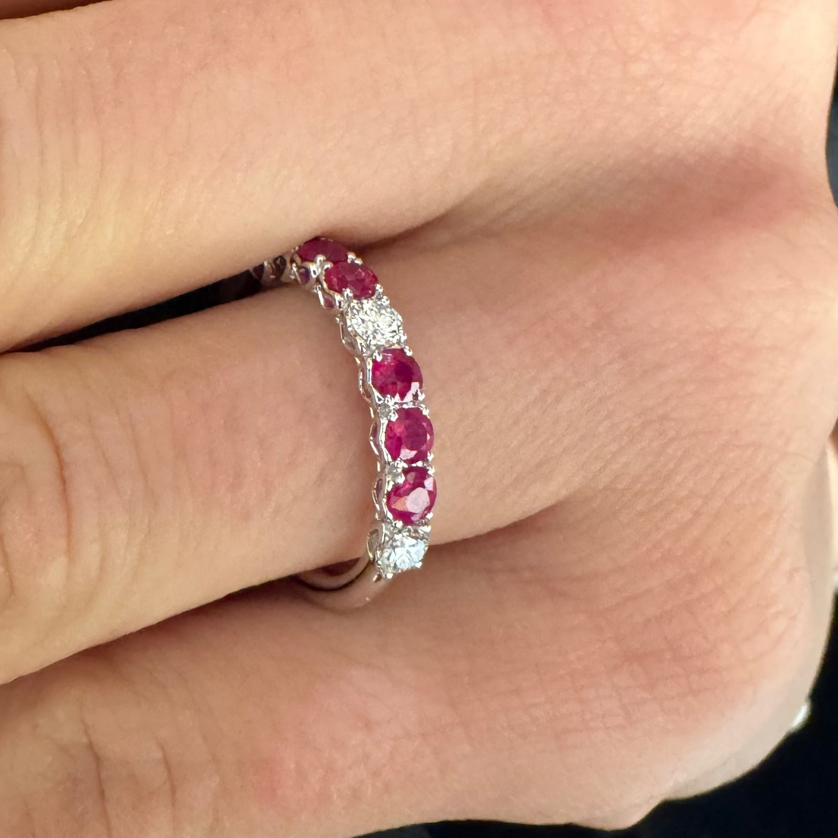 Anello ReCarlo Mezzogiro con Rubini e Diamanti Oro Bianco