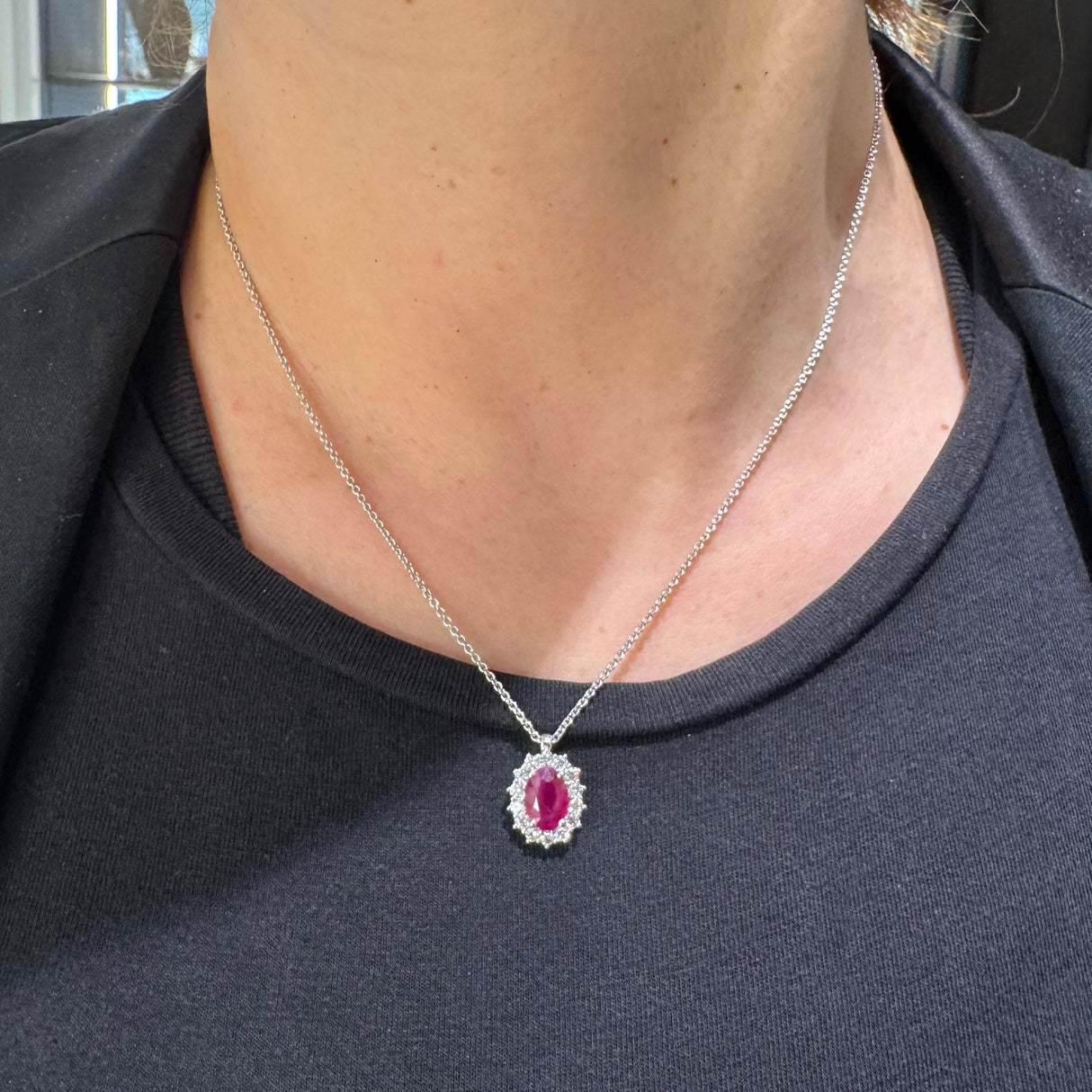 Girocollo Rubino 1,33kt e Diamanti in Oro Bianco