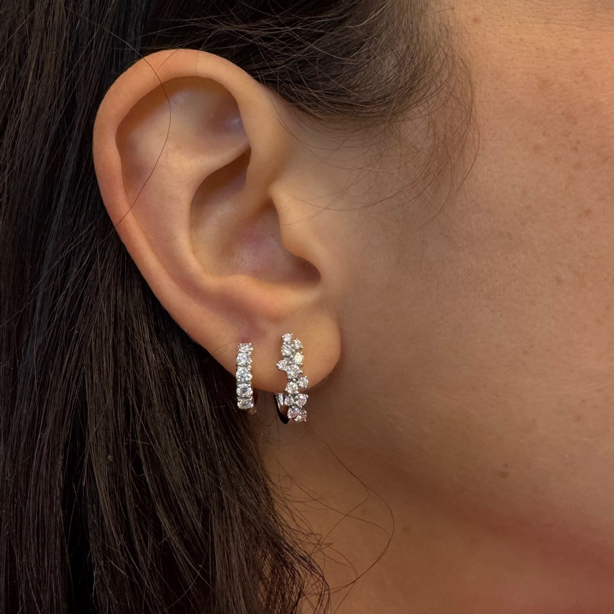 Orecchini Cerchi Oro Bianco e Diamanti