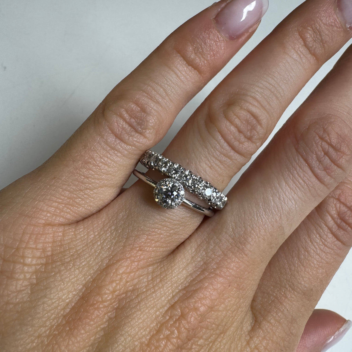 Anello Girodito con Diamanti 1,55kt in Oro Bianco