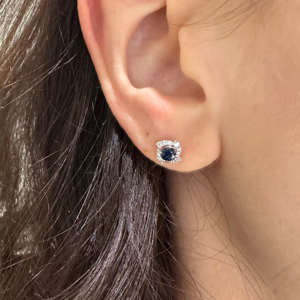 White gold earrings with sapphires and diamonds