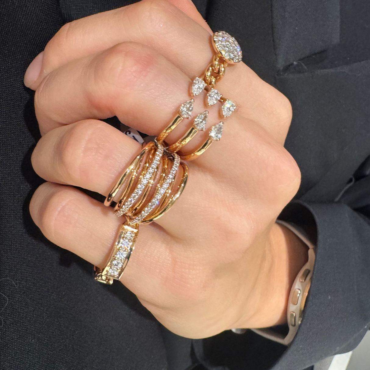 Anello con Diamanti a Goccia in Oro Rosa