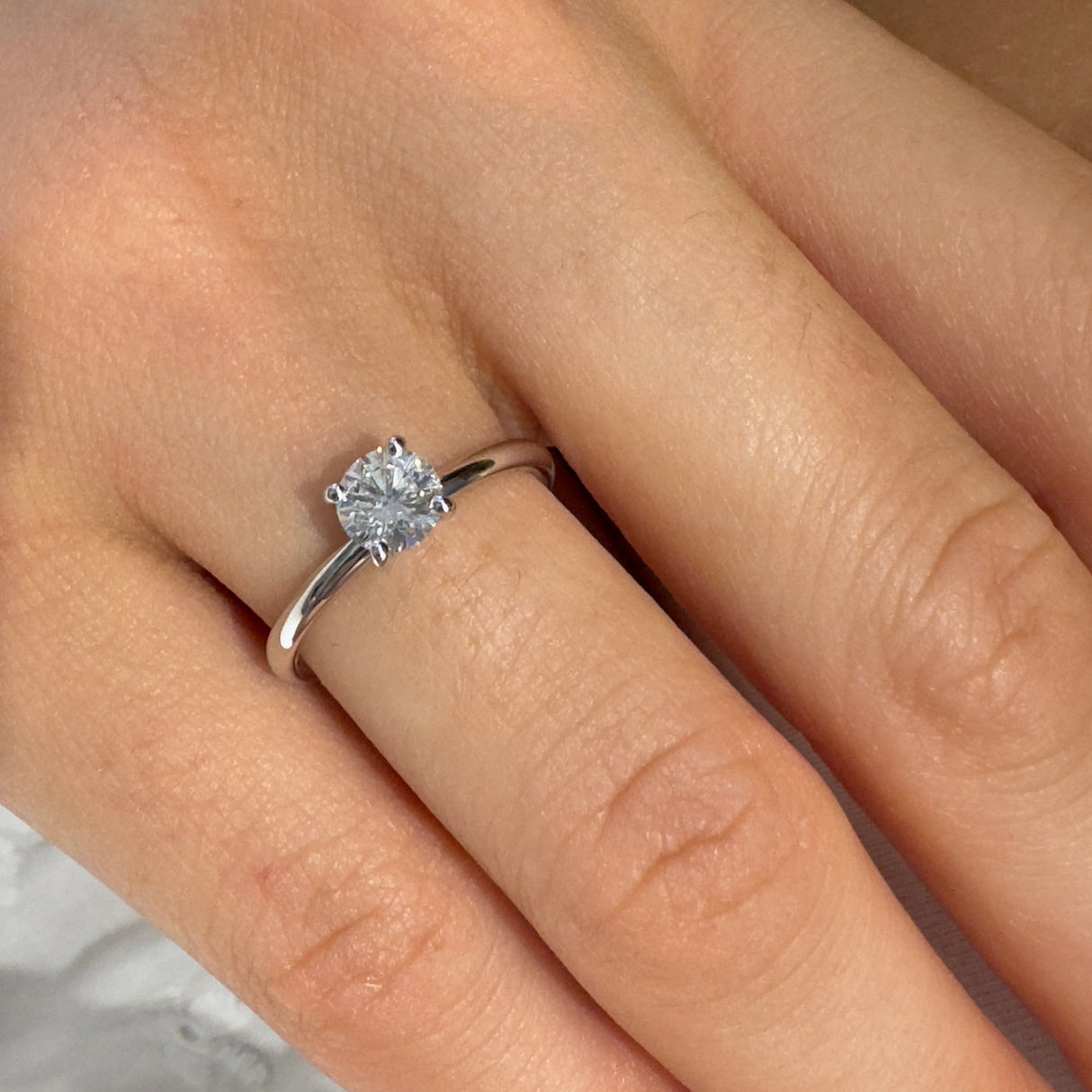 Anneau de fleurs de diamant