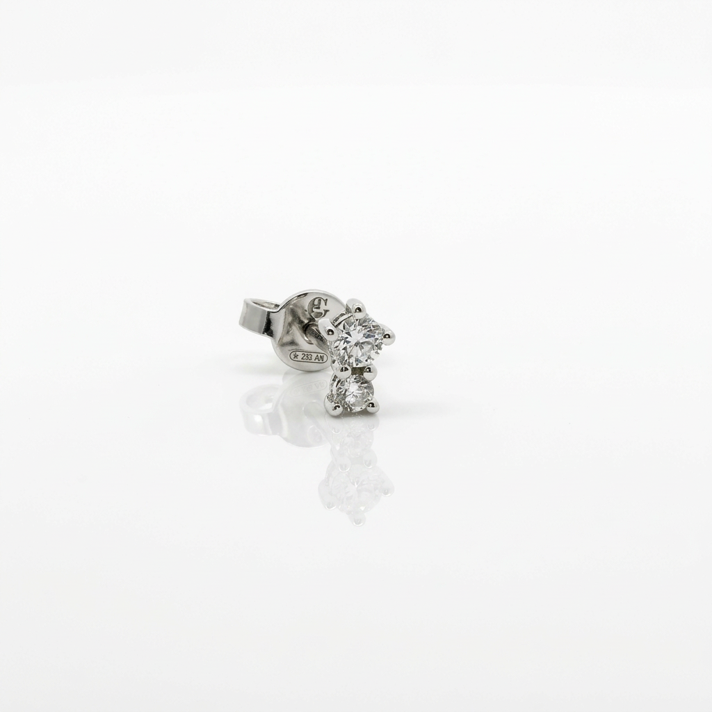 Mono Orecchino Oro Bianco 18kt e 2 Diamanti