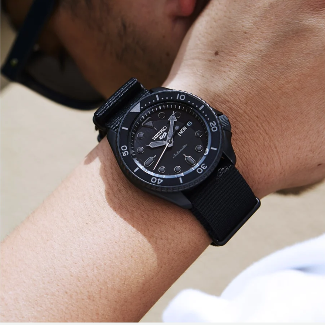 Seiko 5 Sports SRPD79K1