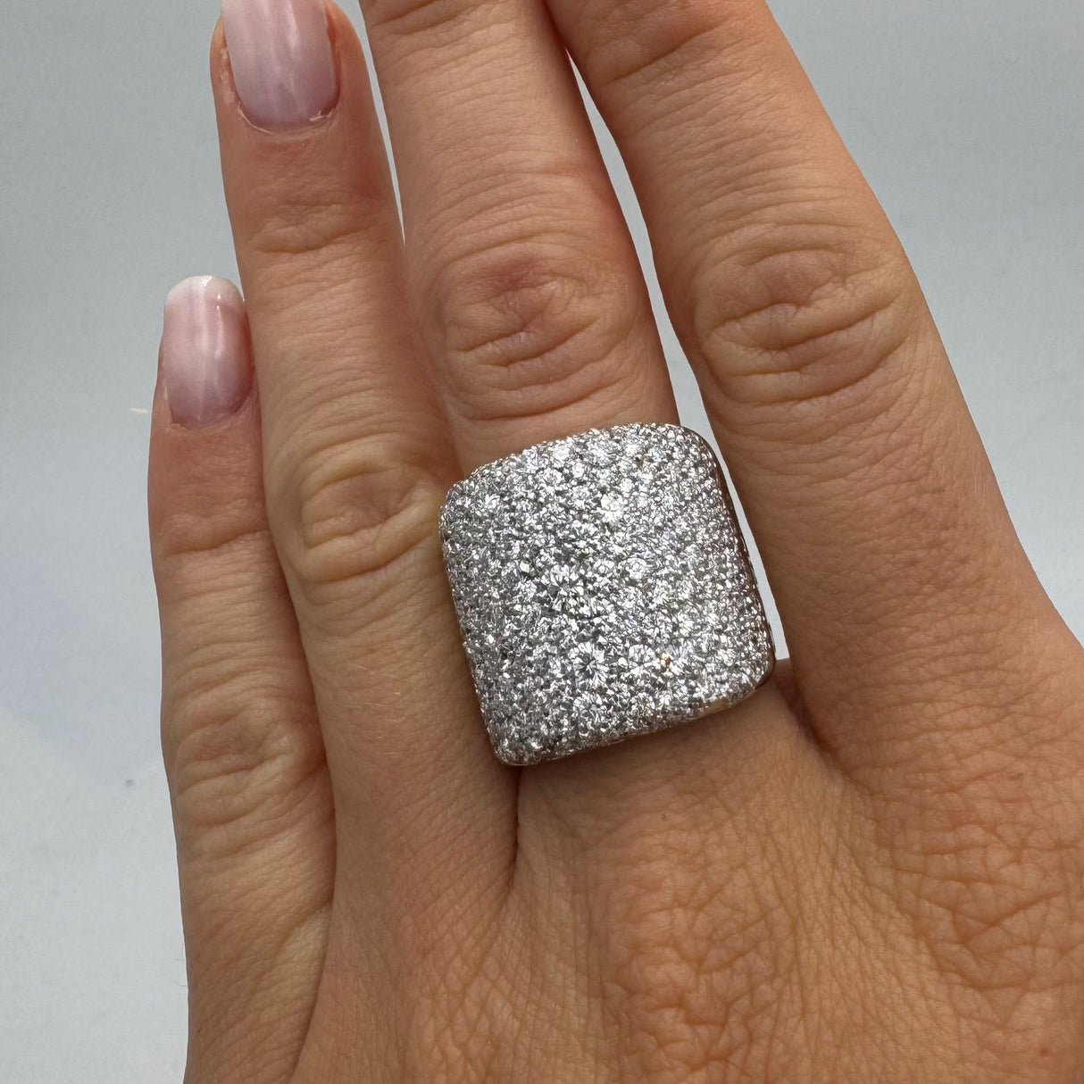 Anello con Diamanti in Oro Bianco