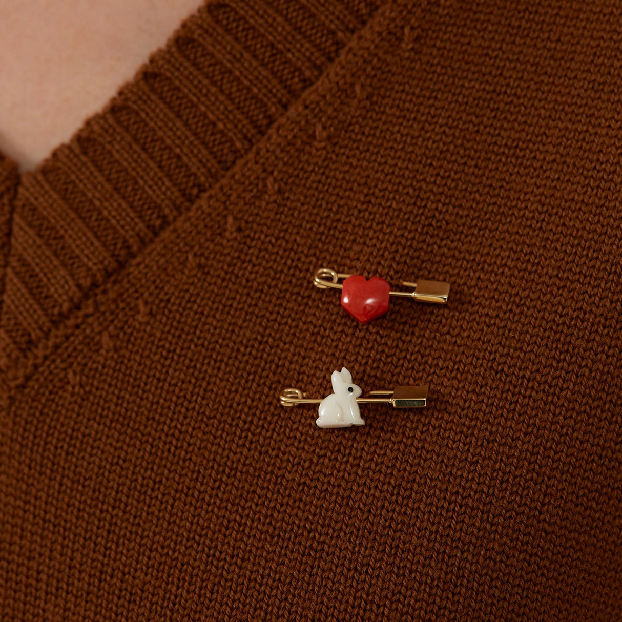 ARPITA MINI CUORE ROSSO SPILLA