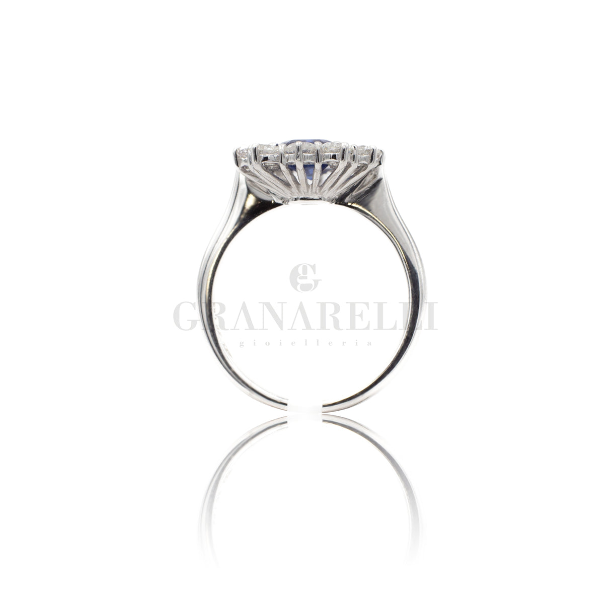 Anillo de corazón de zafiro y diamante