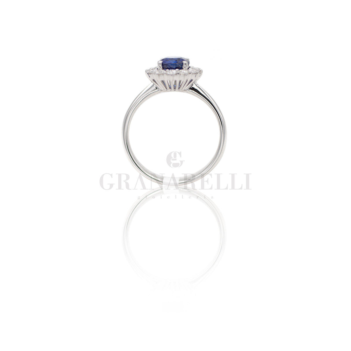 Anello in Oro Bianco con Zaffiro 0.95kt e Diamanti