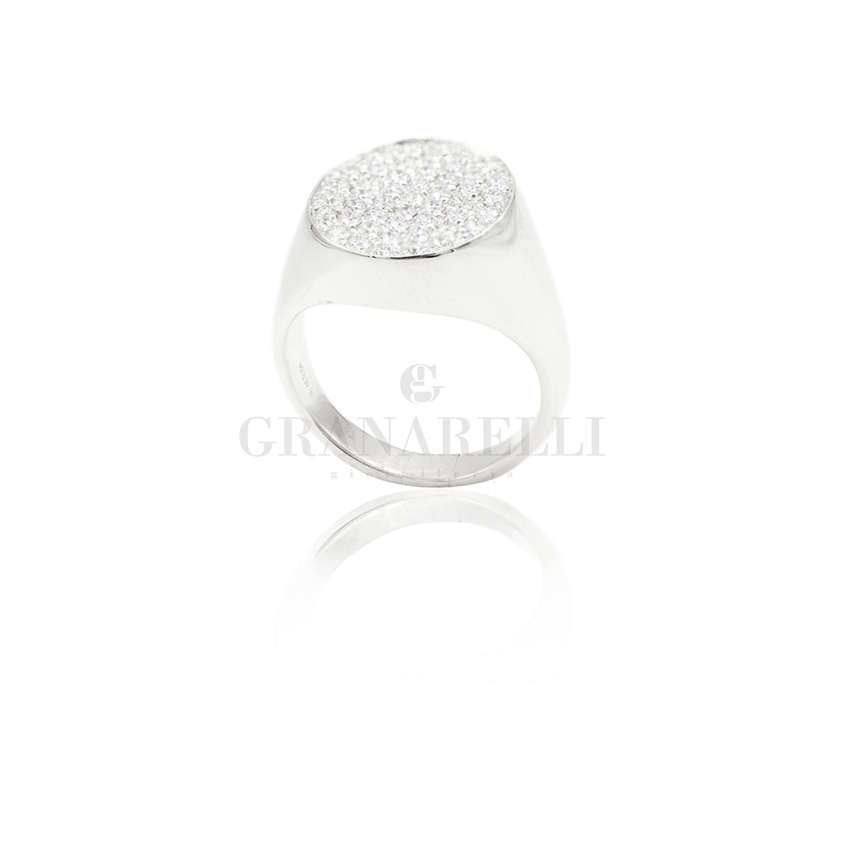 Anello Chevalier con pavè di Diamanti in Oro Bianco
