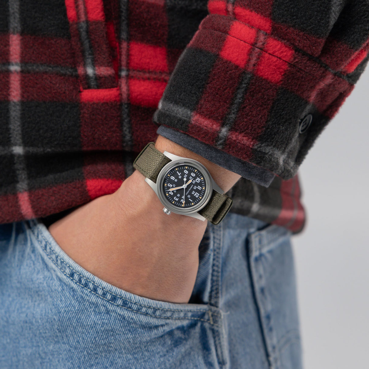 Khaki Field Mechanical Schwarz 36 mm