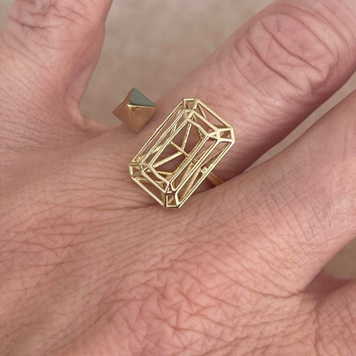 Anello aperto sagomato taglio Smeraldo