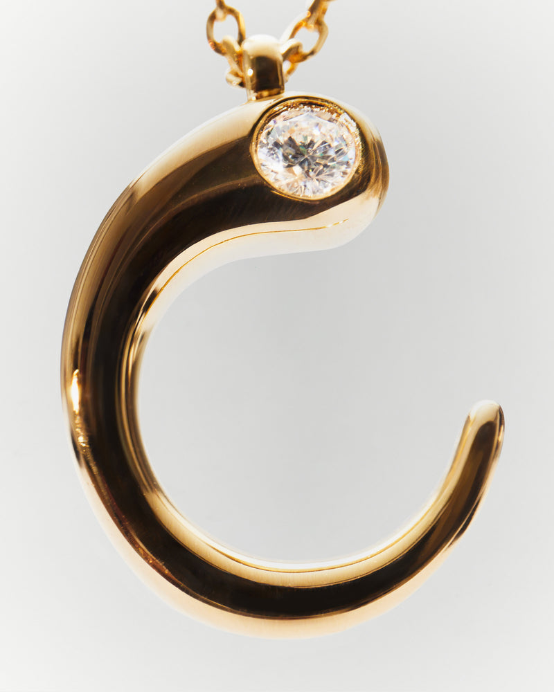 Collana con pendente iniziale C