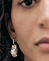 Orecchini a cerchio con perla Mist