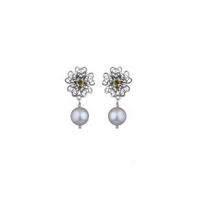 Orecchini Yvone Christa Fiore con Zirconi verdi e Perle Argento-Orecchini-YVONE CHRISTA-Gioielleria Granarelli