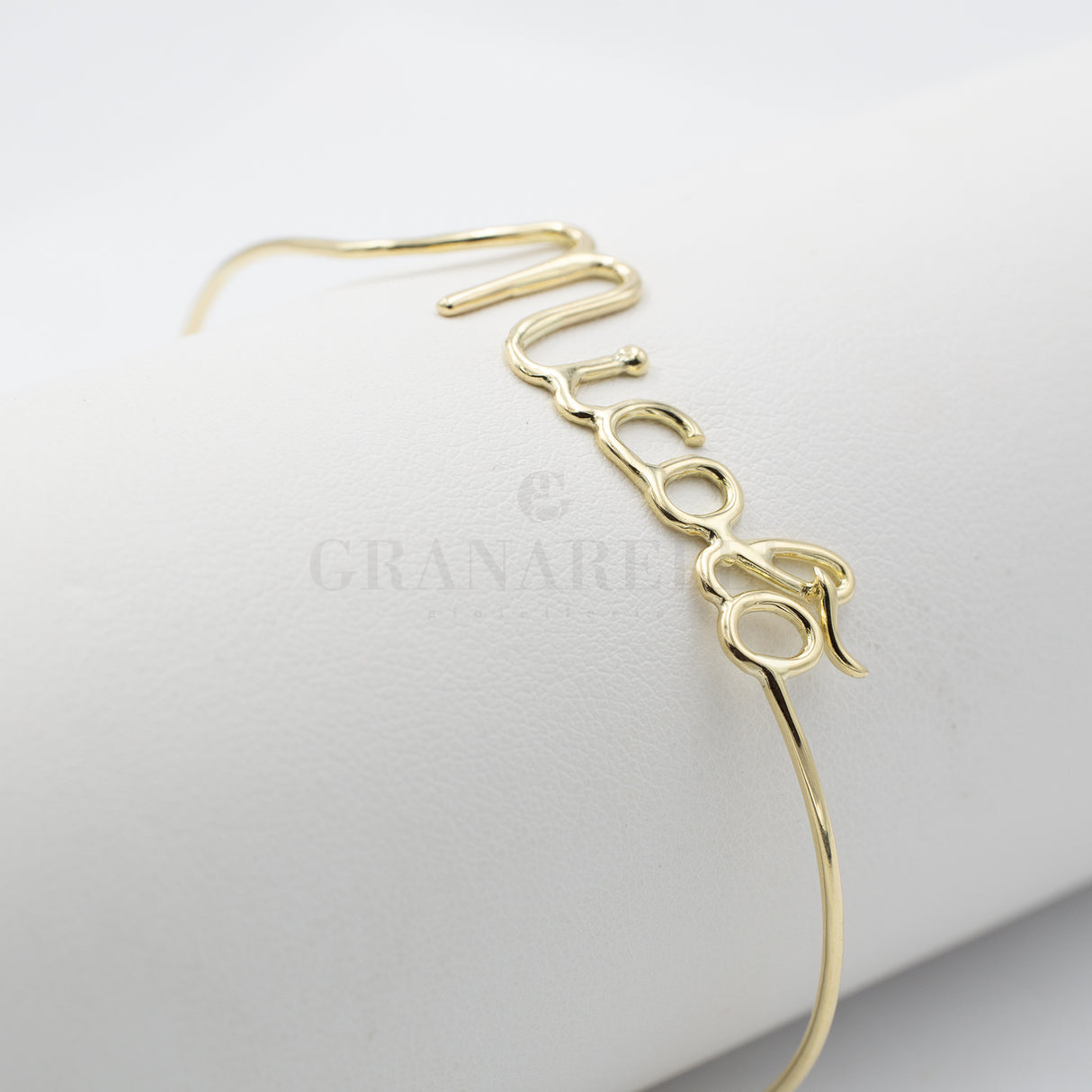 Bracciale Rigido Nome Nicolò In Oro Giallo