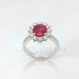 Anello Rubino Ovale e Contorno Diamanti Crivelli