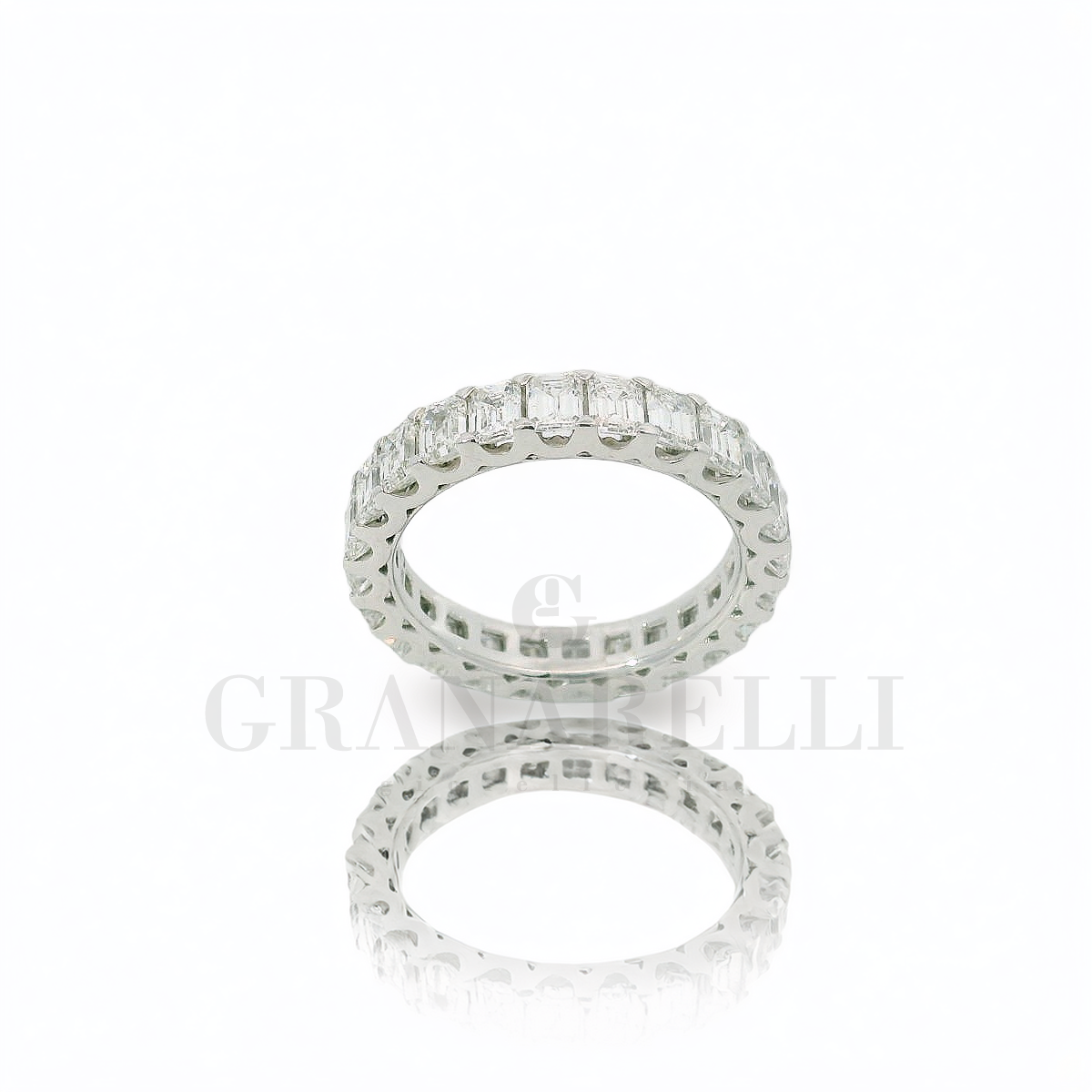 Fedina Girodito met witgouden diamanten