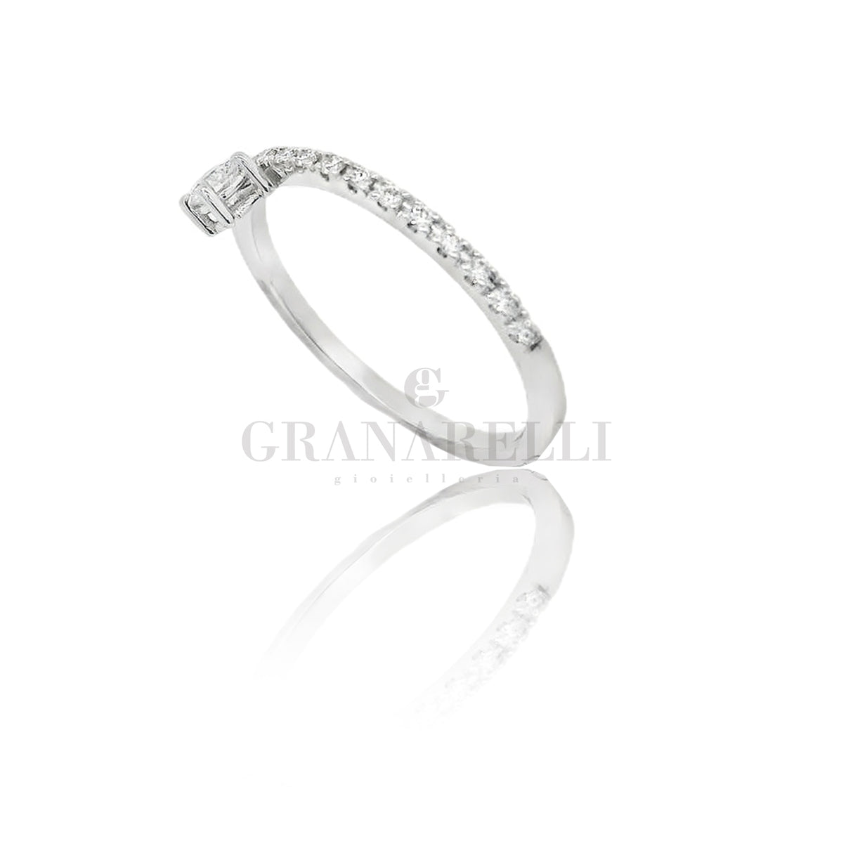 Anello Castone decentrato in Oro Bianco e Diamanti