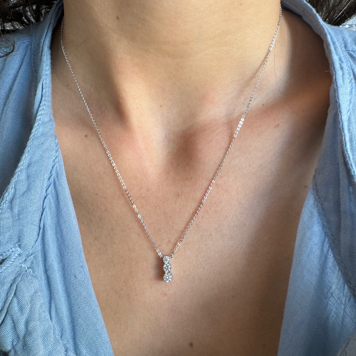 Musa scalar pendant in white gold and diamonds