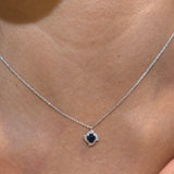 Girocollo zaffiro blu e diamanti in oro bianco