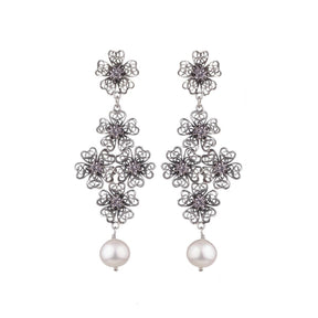 Orecchini Yvone Christa pendenti 5 fiori, perle bianche e zirconi-Orecchini-YVONE CHRISTA-Gioielleria Granarelli