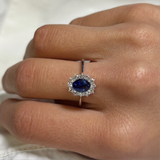 Anello in Oro Bianco con Zaffiro 0.95kt e Diamanti