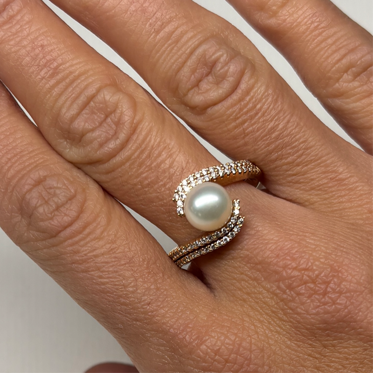 Perla ring with rose gold diamonds