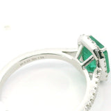 Anello Smeraldo 1.58kt e contorno Diamanti in Oro Bianco