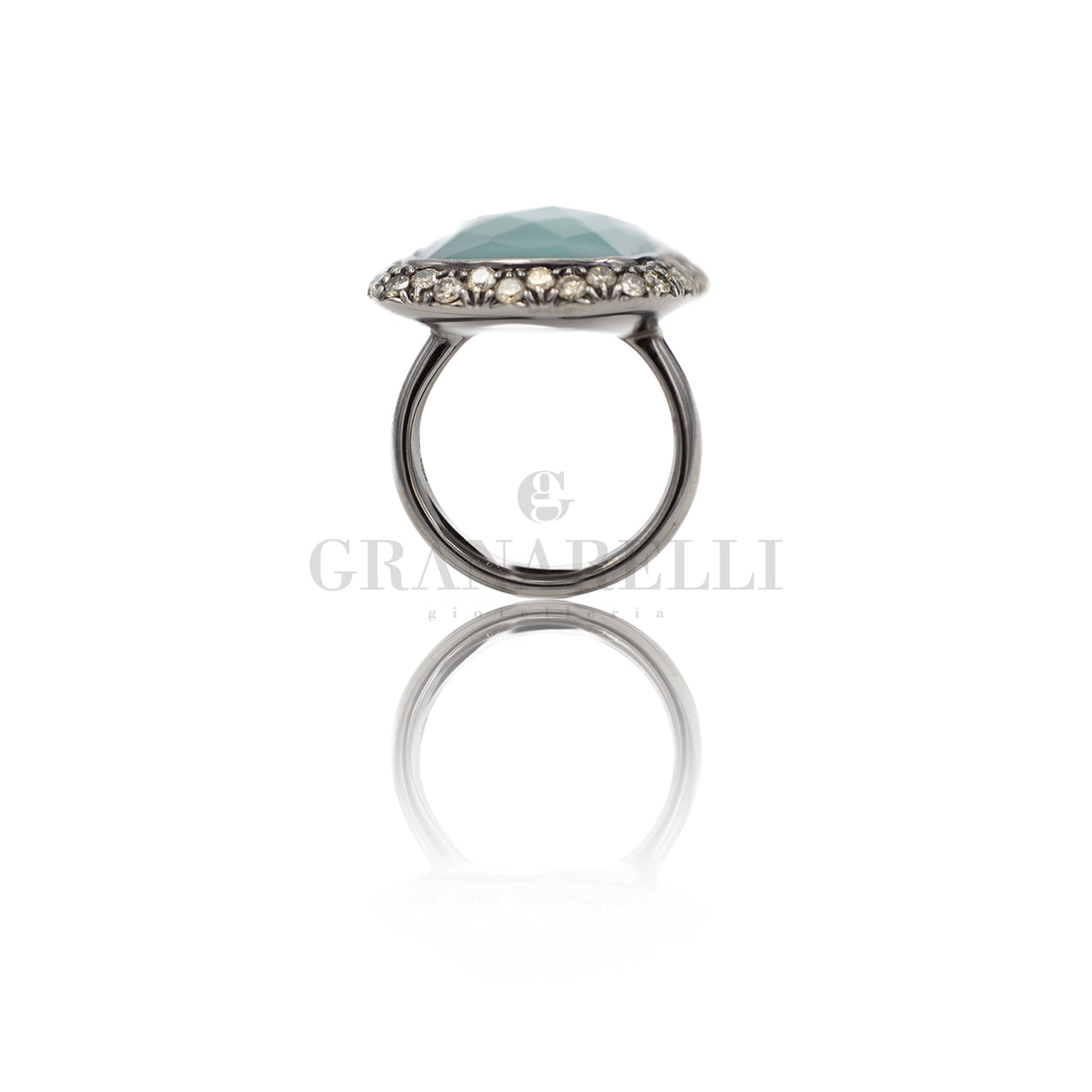 Anillo de corazón de zafiro y diamante